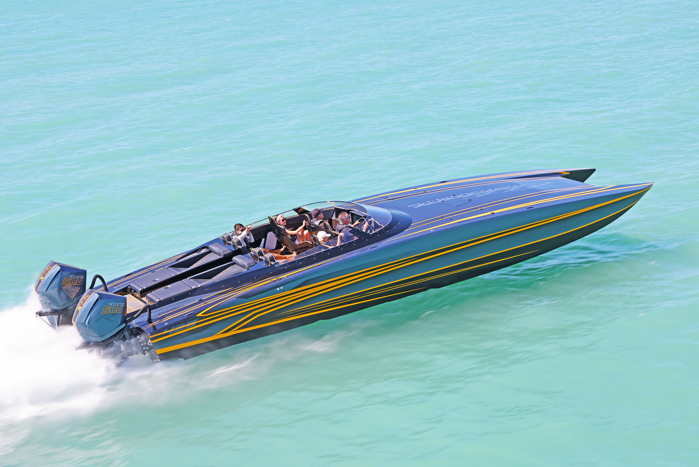 Bow view of the Platinum 428 at speed